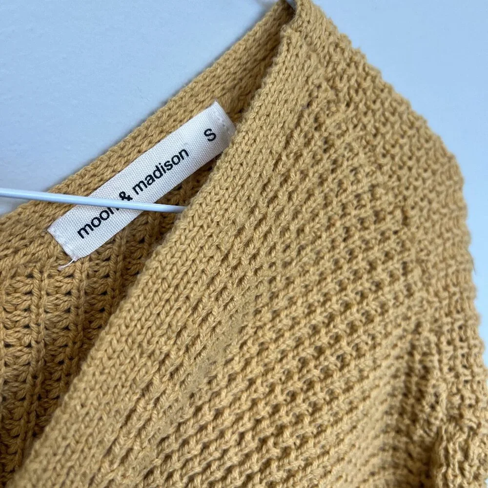 MOON MADISON ANTHROPOLOGIE MUSTARD YELLOW sweater Size Small - Picture 3 of 3